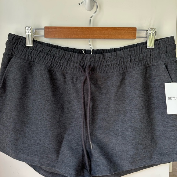 NWT Beyond Yoga Spacedye Worked Up Shorts, size L - Picture 3 of 7